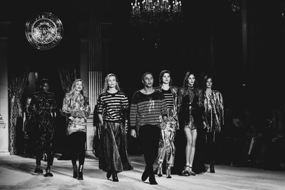 Look 16